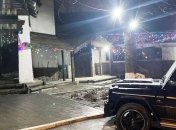 В Днепре неизвестные обстреляли автомобиль бизнесмена: происшествие попало на видео