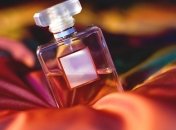 В Украину хотели ввезти 5 тысяч контрафактных флаконов духов