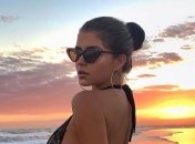 Демі Роуз показала свої пишні груди