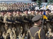 Порошенко поблагодарил украинских военных за героизм и мужество