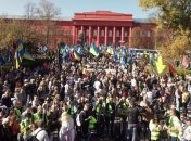 Тысячи националистов проводят марш в Киеве (Видео) 