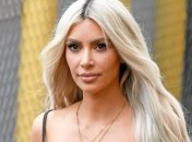 Ким Кардашьян впервые показала новорожденную дочь