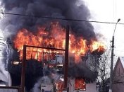 На Закарпатье горел магазин стройматериалов: огонь охватил около 2 тыс. кв. м (Видео)