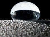 Ученые создали поверхность с удивительным свойством