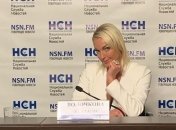 "Циркуль ходячий": Волочкова даже на серьезной встрече не удержалась от шпагата (фото, видео)