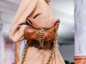 Шкіряні акценти підвищать градус стилю у вашому образі