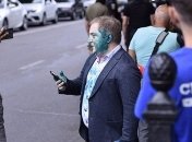 Нардепа от ОПЗЖ облили зеленкой: фото и видео 