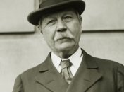 Артур Конан Дойл был жертвой полицейских интриг