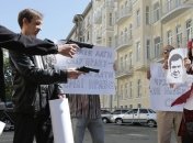 По городам Украины собирают подписи за суд над Януковичем