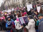 Женский марш 2019: Тысячи людей вышли на улицы Нью-Йорка