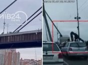 Момент скидання гаража в Дніпро