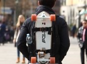 На рынке появился легкий и компактный электрический скейтборд