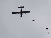 В Ирландии упал самолет сразу после выброски парашютистов