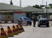 На Донбасі тимчасово припиняється пропуск через лінію розмежування