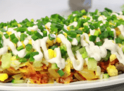 Святковий салат з куркою, грибами та ароматною заправкою