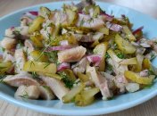 Яркий салат на праздник или каждый день