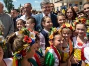 Порошенко поздравил молодое поколение с днем знаний