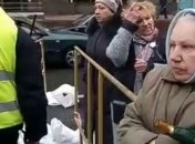 В Киеве жильцы перекрыли движение по улице Бассейной