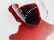 Желательно сразу замочить пятно, чтобы оно не засохло