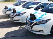 Nissan Leaf на зарядке