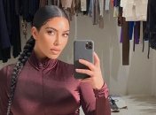 Ким Кардашян продемонстрировала пышные формы в новой рекламной кампании