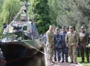 Валерій Залужний та Олексій Неїжпапа на церемоніх прийняття катера