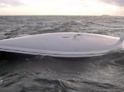 В Одессе во время регаты затонула яхта: капитана удалось спасти (фото, видео)