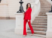 Червоні штани будуть у тренді