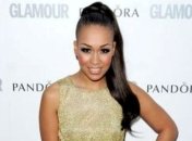 Ребекка Фергюсон показала скромный клип “Backtrack”