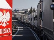 Черги розтягуються, ціни зростають