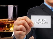 Забавные поздравления в СМС с днем рождения начальнику