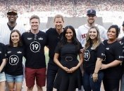 Меган Маркл и принц Гарри посетили бейсбольный матч в поддержку фонда "Игр непокоренных"