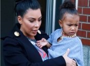 Дочь Ким Кардашьян на прогулке в Нью-Йорке (ФОТО)