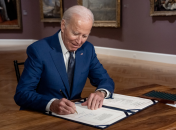 Джо Байден підписав закон, який запобігає закриттю уряду на шатдаун