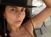 Мы просто обязаны любить себя любыми: Настя Каменских показала фото в купальнике до похудения