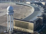 Немецкий аэропорт может превратиться в крупнейшый лагерь для беженцев