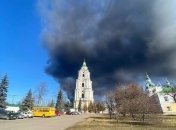 В украинских городах после обстрела - масштабные пожары