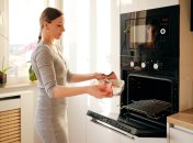 Після приготування поставте в духовку миску з водою