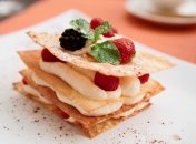 Рецепт недели. Мильфей с клубникой и черникой