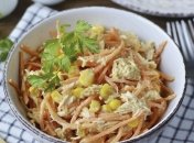 Салат получается полезным и питательным