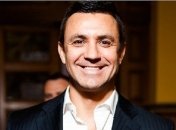 "А вы, рабы, сидите по домам": в сети обсуждают вечеринку в ресторане отеля "слуги народа" во время локдауна (видео)