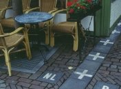 Самые необычные границы, которые наглядно демонстрируют политику государств (Фото)