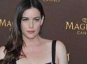 Лив Тайлер родила на шесть недель раньше. Фото