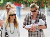 У Эльзы Патаки и Криса Хемсворта родились близнецы