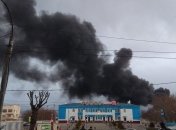 В Красноярске горит один из крупнейших оборонных заводов России (Видео)