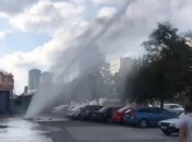 В центре Киева "заработал" огромный гейзер: видео  