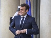 "Недоверие и пренебрежение": полиции Франции не понравилась футболка Макрона