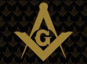 "Сильно мешают жить": жители четырехэтажки в Москве жалуются на масонскую ложу в подвале (видео)