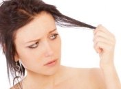 Медики назвали причины выпадения волос