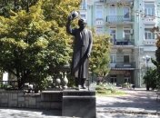 Памятник Шолом-Алейхему в Киеве